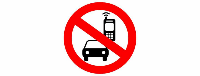 Le téléphone au volant est interdit à l'arrêt - LegiPermis
